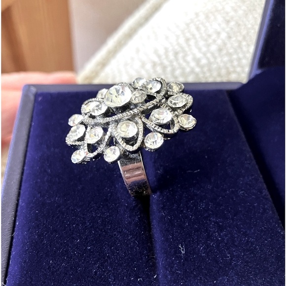 Women’s gorgeous Ring, size is adjustable, from 7-9. Silver plated, round cubic - Picture 2 of 15